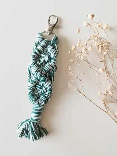 Llavero Macramé Verde/Blanco